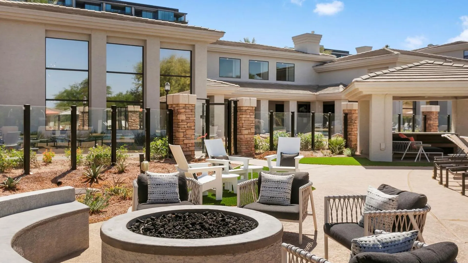 Two Cozysuites At Kierland Commons With Pool 斯科茨 公寓